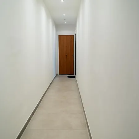 Center Apartment *